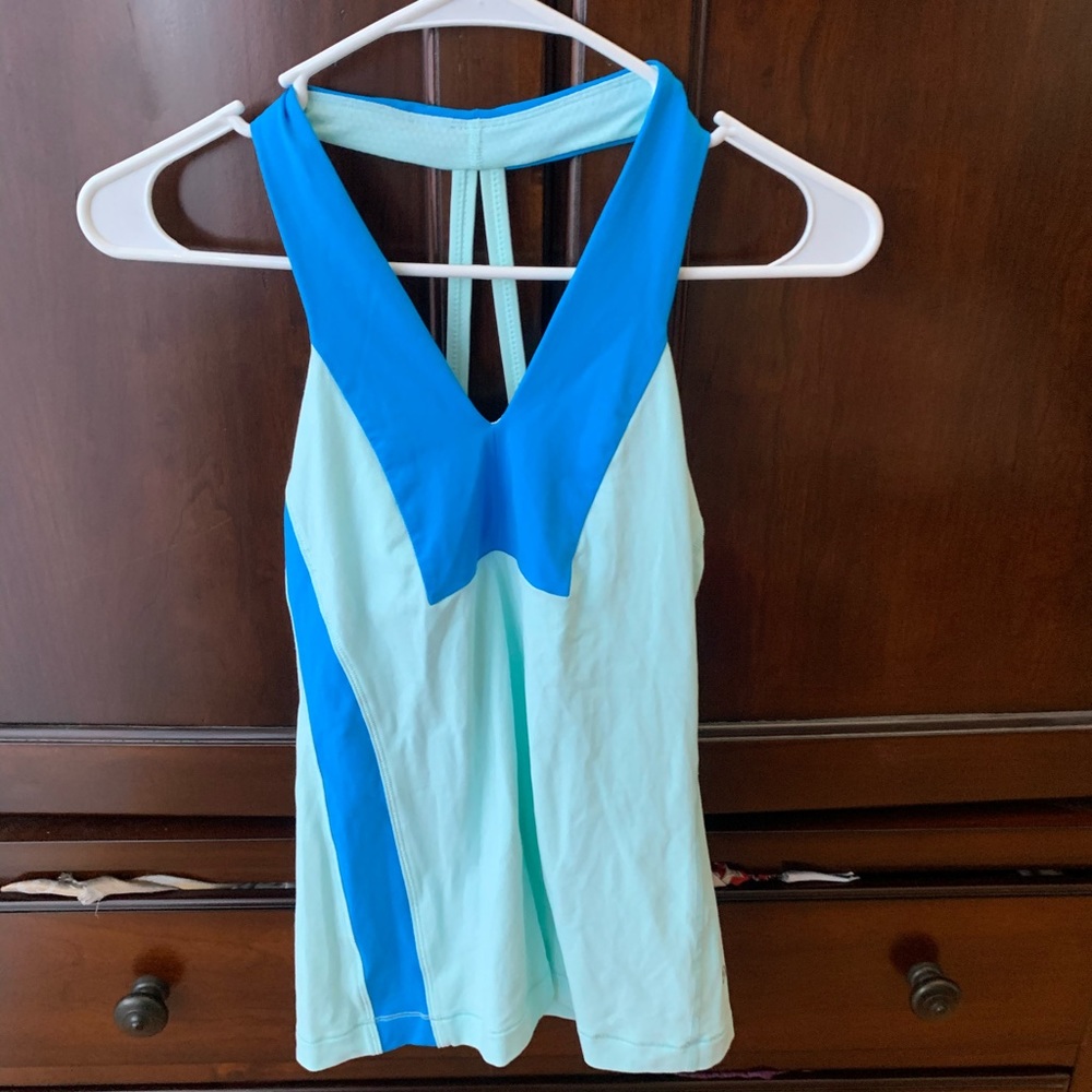 Blue lulu lemon top